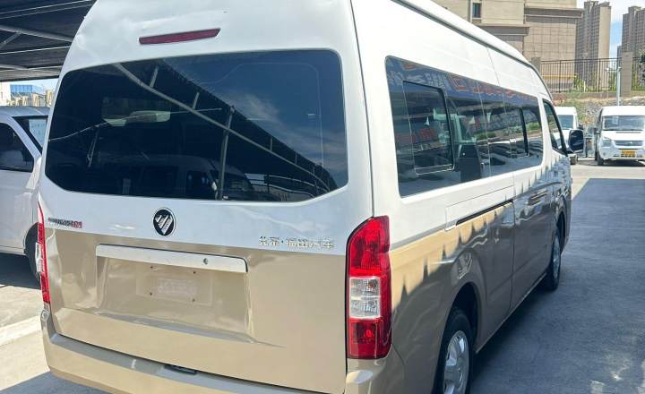 福田 风景G9 2022款 2.4L汽油商旅版长轴高顶9座客车4K22D4M