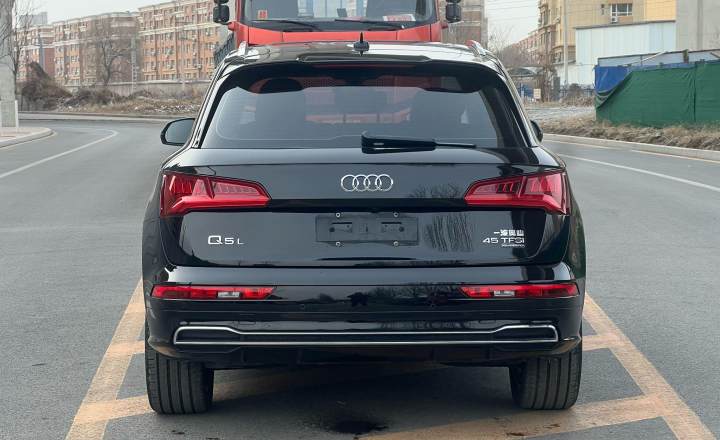 奥迪 Q5L 2018款 40 TFSI 荣享时尚型 国V