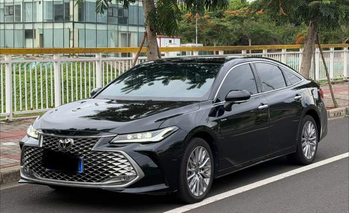 丰田 亚洲龙 2024款 双擎 2.5L XLE尊贵版