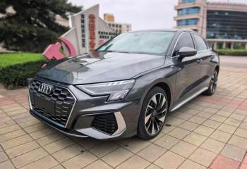 奥迪 A3 2024款 A3L Limousine 35 TFSI 时尚运动型