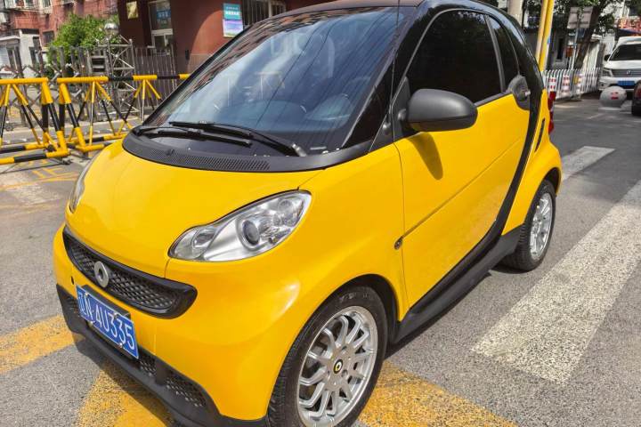 smart  fortwo 1.0L 52千瓦硬顶激情版