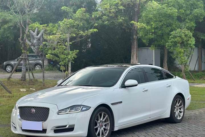捷豹 XJ 2016款 XJL 2.0T 两驱典雅商务版