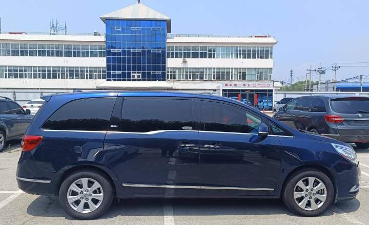 别克 GL8 2014款 3.0L GT豪华商务豪雅版