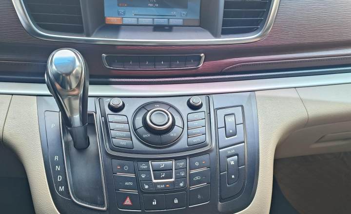 别克 GL8 2014款 3.0L GT豪华商务豪雅版