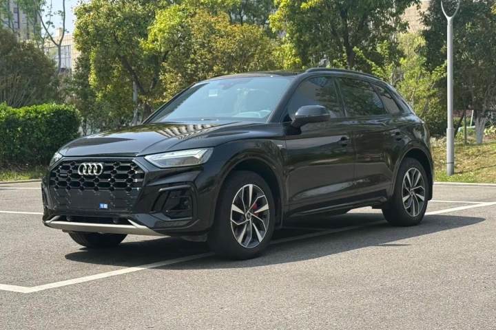 奥迪 Q5L 40 TFSI 时尚动感型