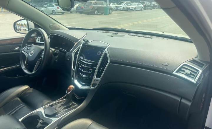 凯迪拉克 SRX 2013款 3.0L 豪华型