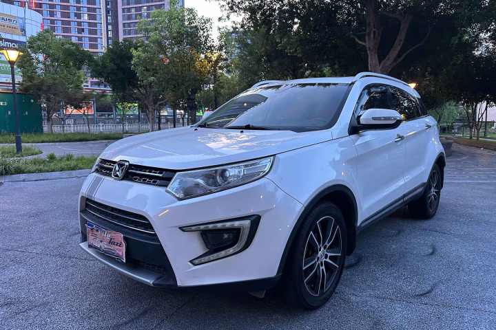 江铃 驭胜S330 2016款 1.5L GTDi 自动两驱时尚版