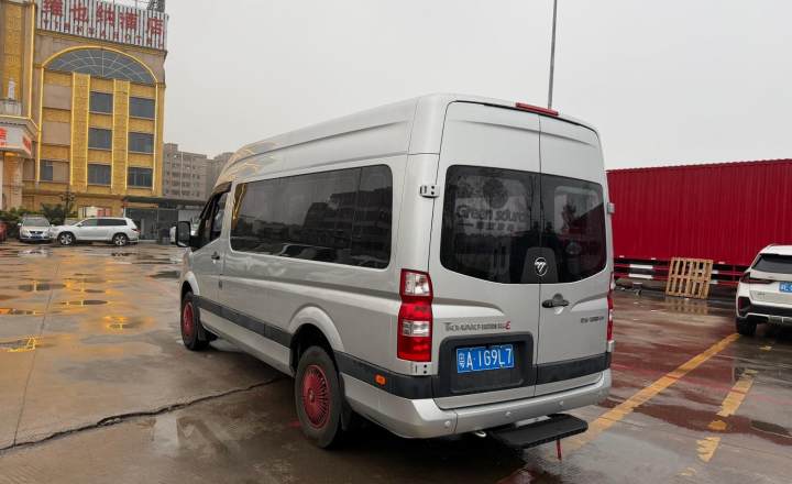福田 图雅诺 2020款 2.5T 手动通途长轴中顶5/6/7座4J25TC3