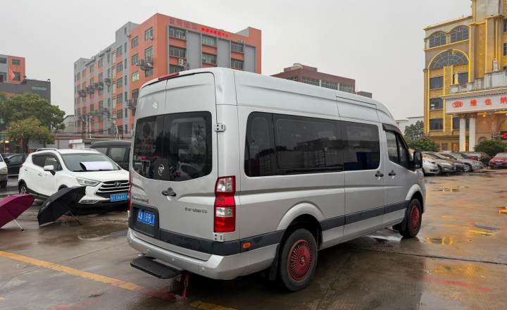 福田 图雅诺 2020款 2.5T 手动通途长轴中顶5/6/7座4J25TC3