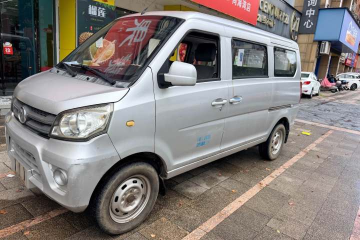 新龙马汽车 启腾M70 1.2L实用型LJ469Q-AE2