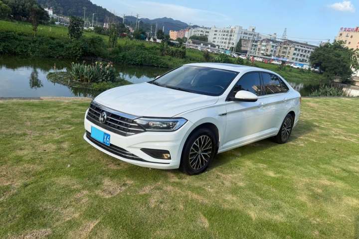 大众 速腾 200TSI DSG舒适智联版