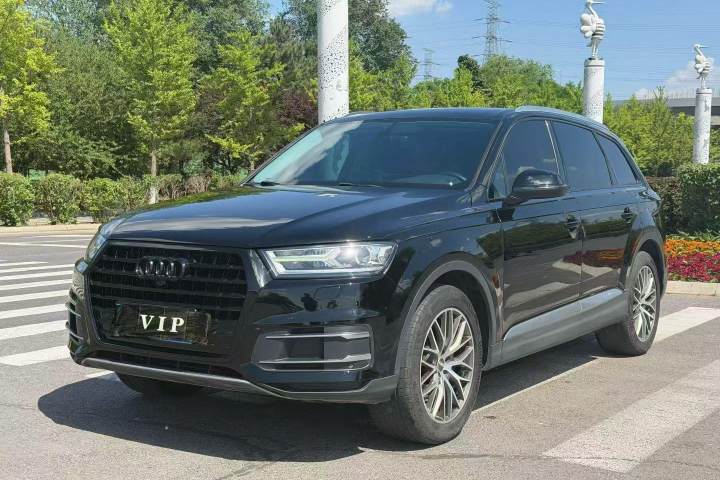 奥迪 Q7 2019款 45 TFSI 舒适型