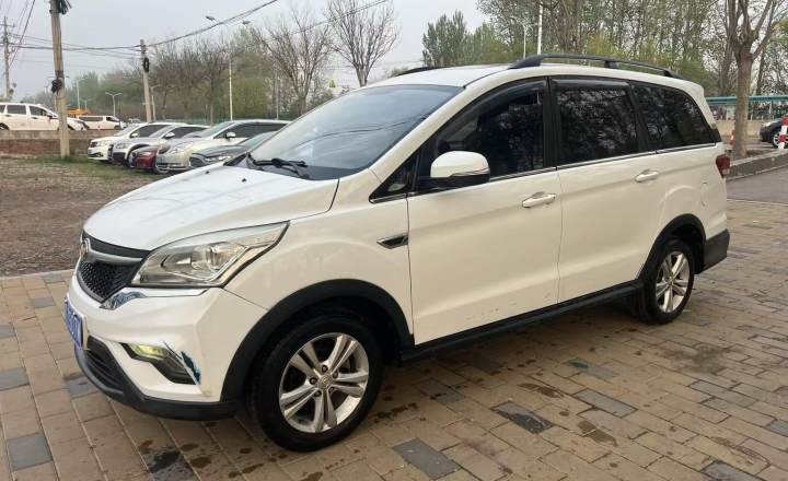北汽幻速 H3 2015款 1.5L 手动豪华型