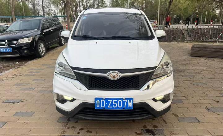 北汽幻速 H3 2015款 1.5L 手动豪华型
