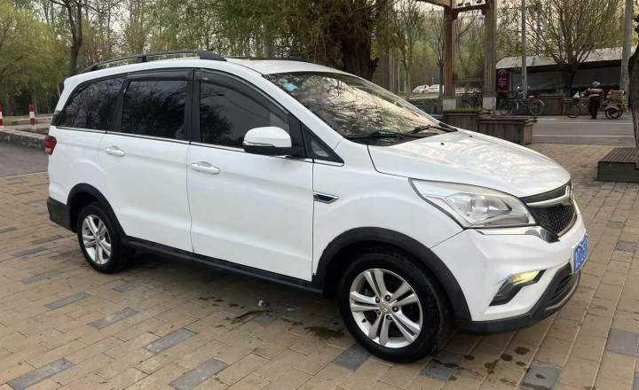 北汽幻速 H3 2015款 1.5L 手动豪华型