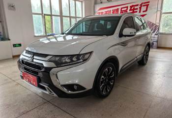 三菱 欧蓝德 2021款 2.4L 四驱曜动版 5座