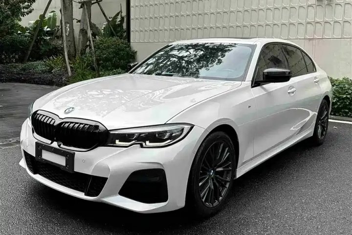 宝马 3系 2020款 改款 325i M运动曜夜套装