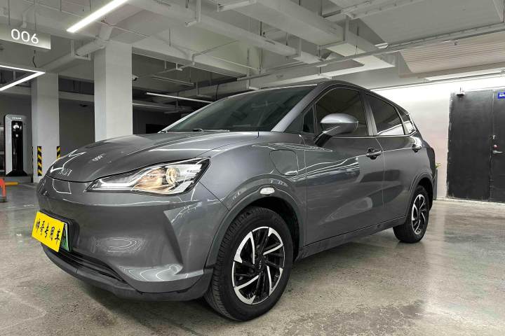 哪吒汽车 哪吒V 标准续航娱乐版升级型
