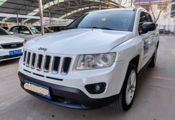 Jeep 指南者(进口) 2013款 2.4L 四驱豪华版