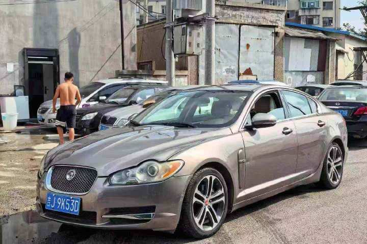 捷豹 XF XF 3.0L V6豪华版
