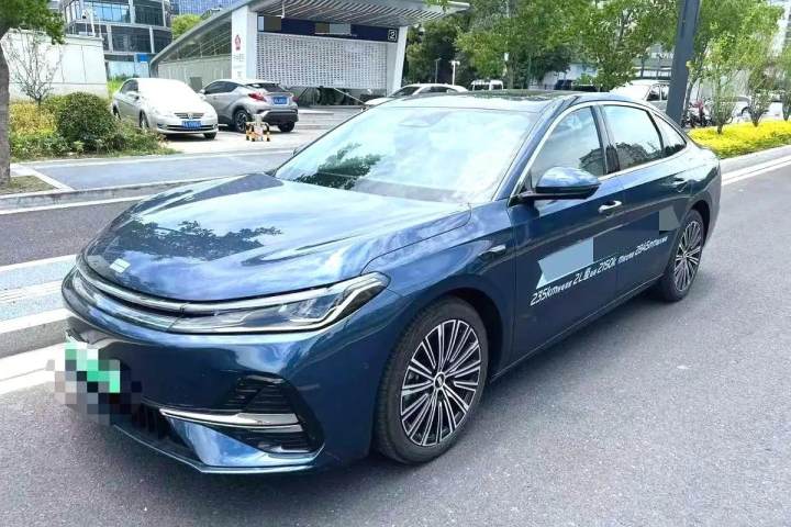 吉利银河 银河A7 EM-i 150km 星舰版