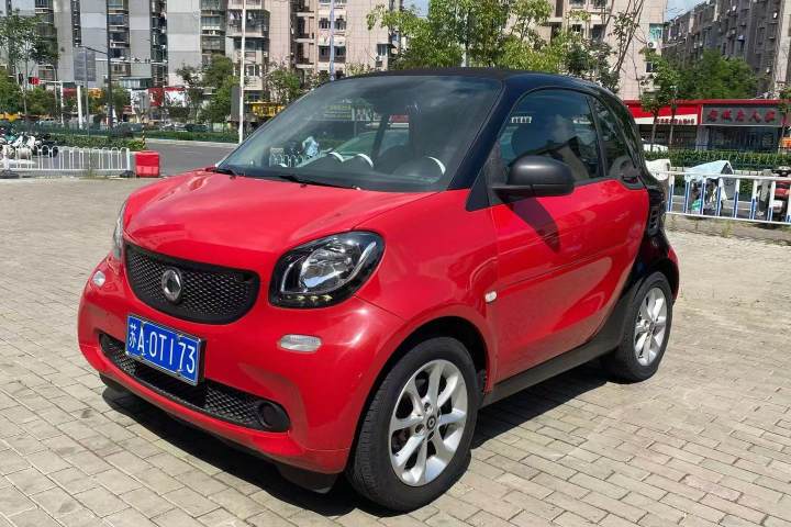 smart  fortwo 1.0L 52千瓦硬顶挚爱特别版
