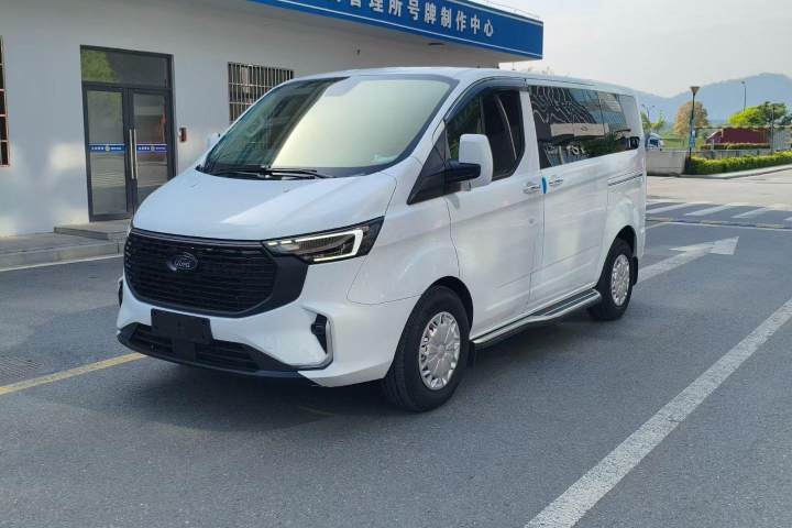 福特 全顺 2.0T柴油自动商旅型短轴低顶7/8/9座