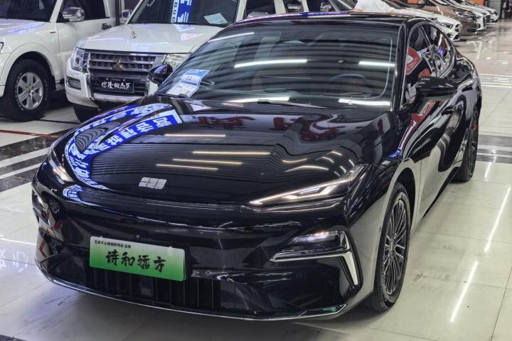 吉利银河 银河星耀8 225km EM-i 远航家航海版