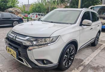 三菱 欧蓝德 2020款 2.0L 两驱畅享版 5座