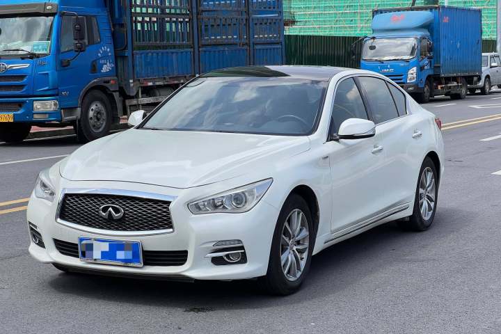 英菲尼迪 Q50L 2.0T 舒适版