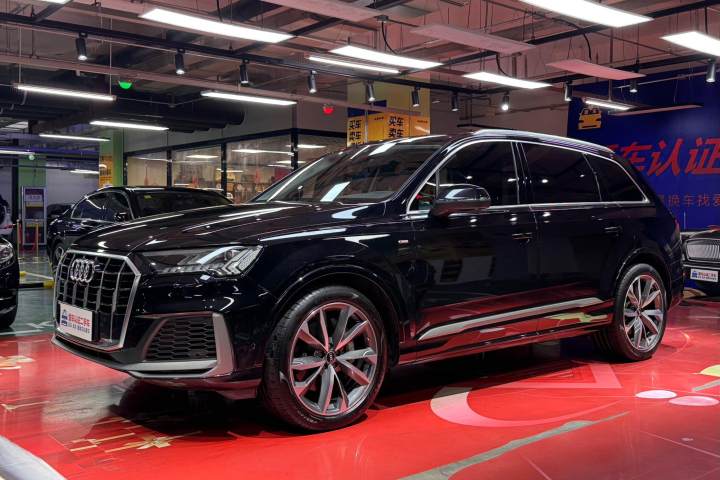 奥迪 Q7 2021款 55 TFSI quattro S line运动型