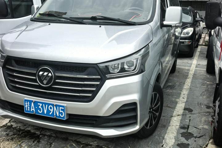福田 风景G5 2.0T柴油商运版6座多用途乘用车4F20TC3