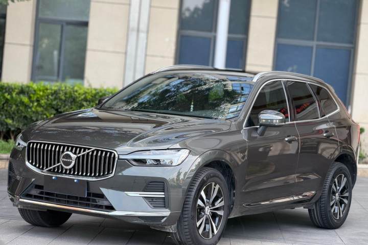 沃尔沃 XC60 B5 四驱智逸豪华版