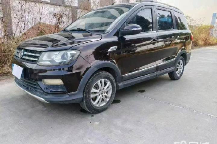 东风风光 风光370 1.5L 手动尊享型 7座