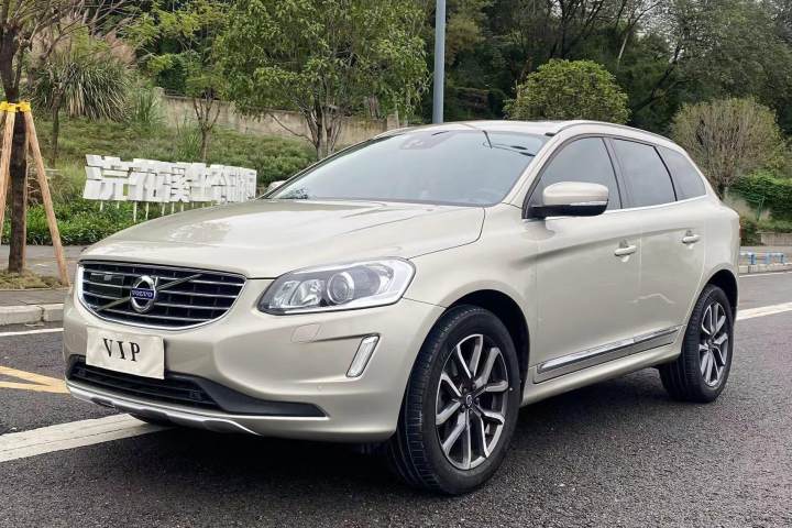 沃尔沃 XC60 T5 AWD 智进版