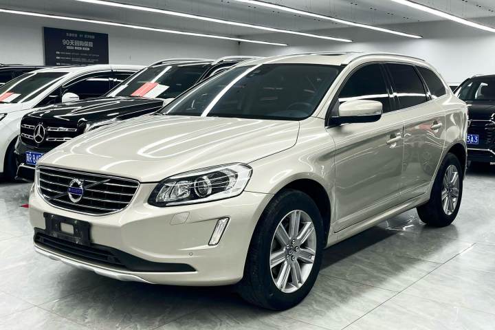 沃尔沃 XC60 T5 AWD 智进版