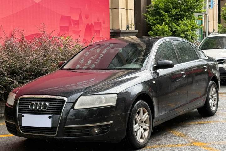 奥迪 A6L 2.0T 自动标准型
