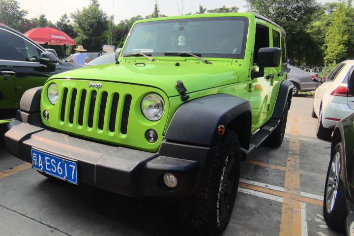 Jeep 牧马人 2014款 3.0L Sahara 四门版