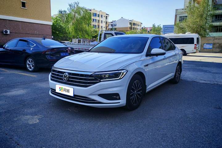 大众 速腾 200TSI DSG舒适智联版