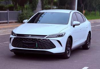 比亚迪 秦PLUS 2025款 DMi 智驾版 55KM领先型