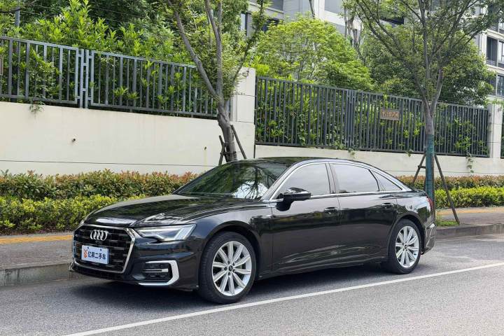 奥迪 A6L 改款 45 TFSI 臻选动感型