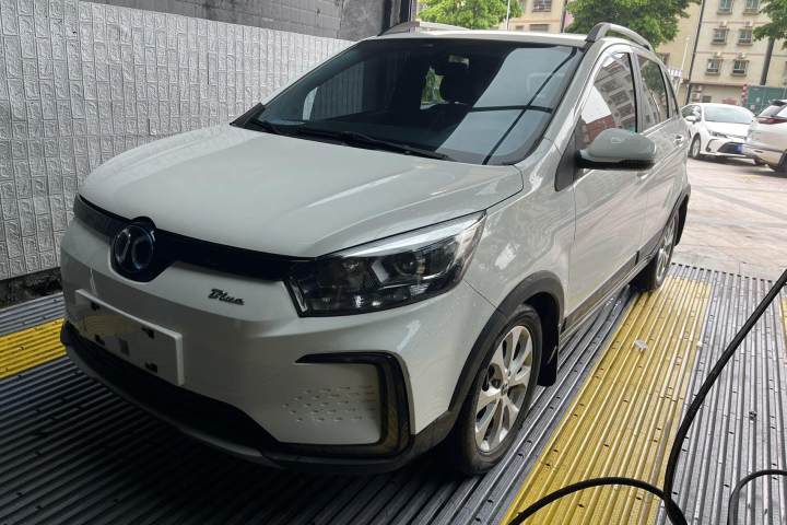 北汽新能源 EC5 新潮版