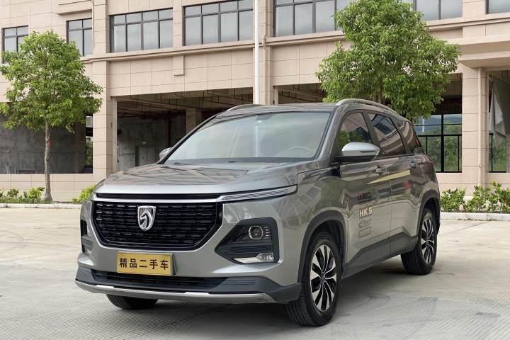 宝骏 530 1.5T CVT尊贵互联型 5座