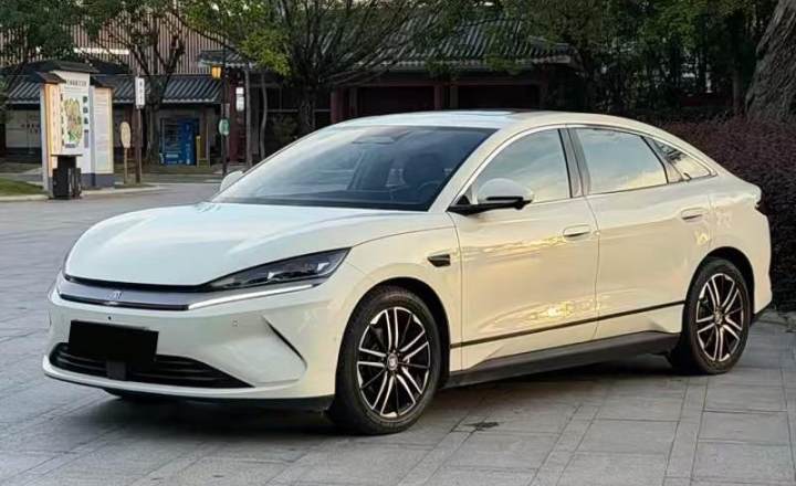 比亚迪 秦L 2025款 EV 545KM卓越型