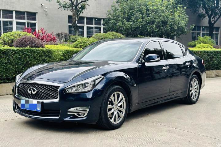 英菲尼迪 Q70 Q70L 2.5L 精英版
