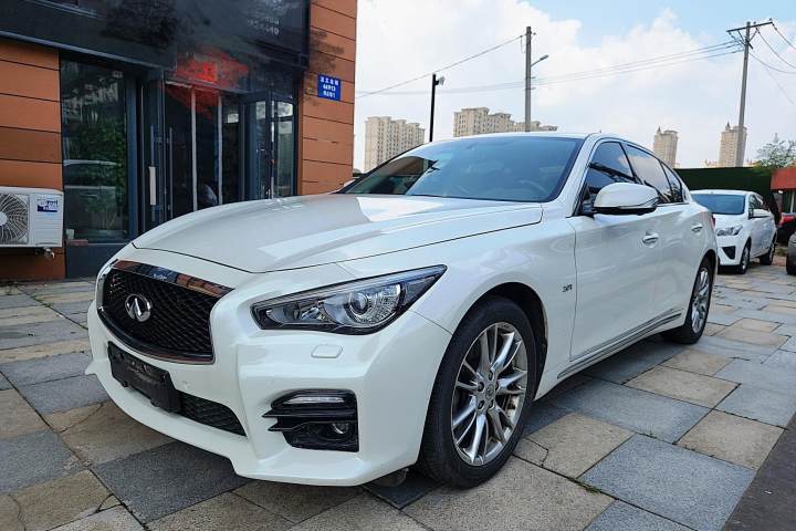 英菲尼迪 Q50L 2.0T 进取版