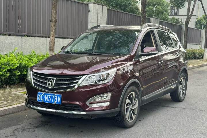 宝骏 560 2015款 1.8L 手动豪华型