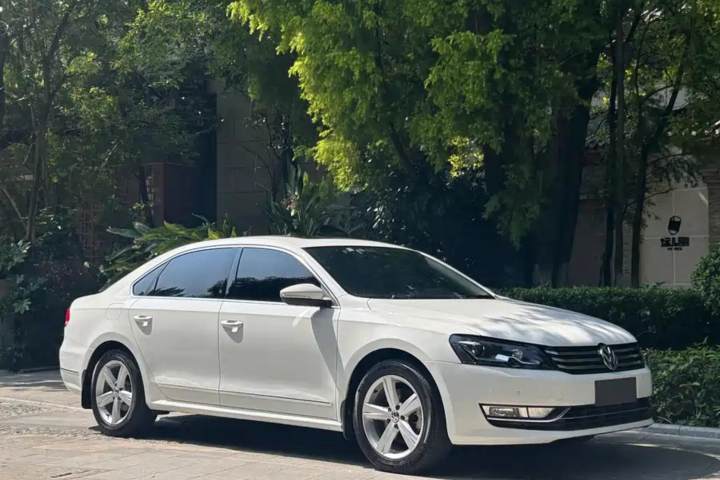 大众 帕萨特 2011款 1.8TSI DSG御尊版