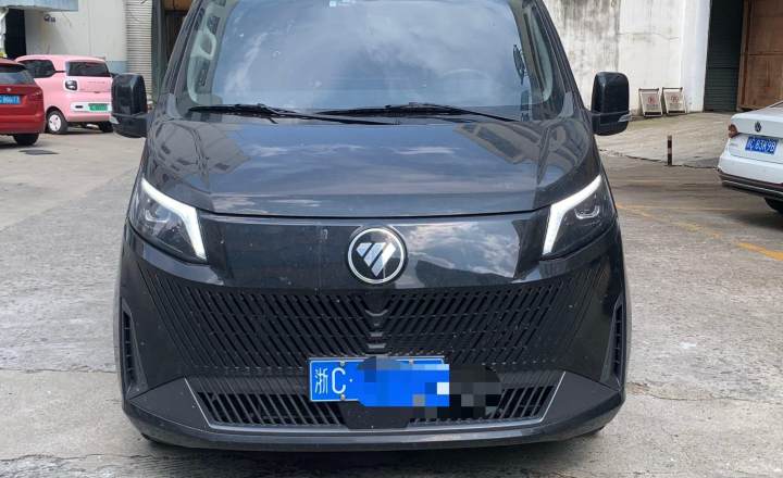 福田 图雅诺大V 2024款 图雅诺大V CITY 2.0T手动 长轴平顶 后单胎5/6/7/9座