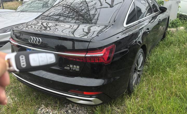 奥迪 A6L 2024款 45 TFSI 臻选动感型